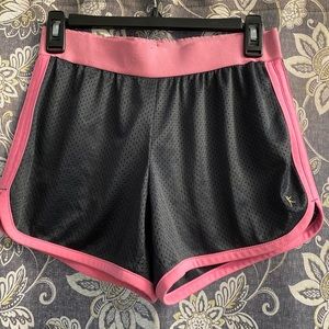 Mesh active shorts
